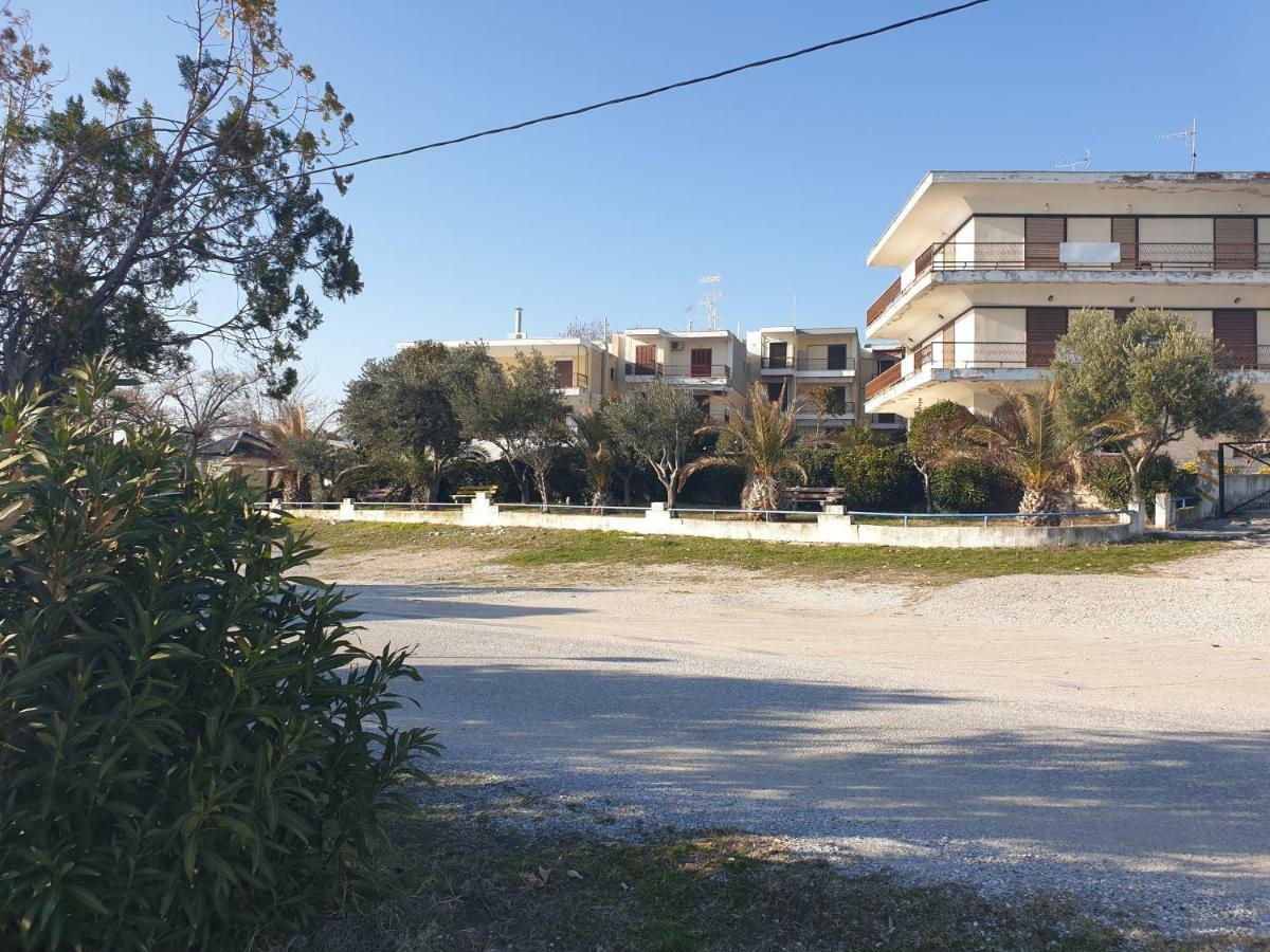 Kariani Beach Apartment Kültér fotó